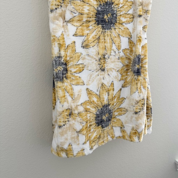 NEW RACHEL Rachel Roy Sunflower Plush Blanket - Picture 5 of 7